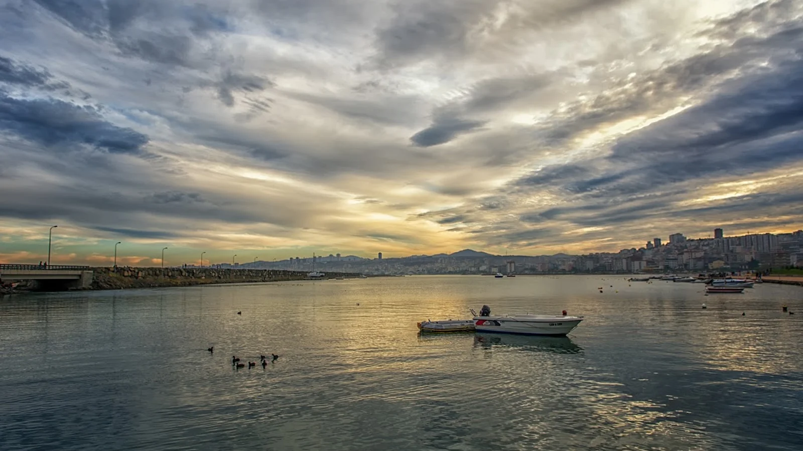 Kurupelit Yat Limanı