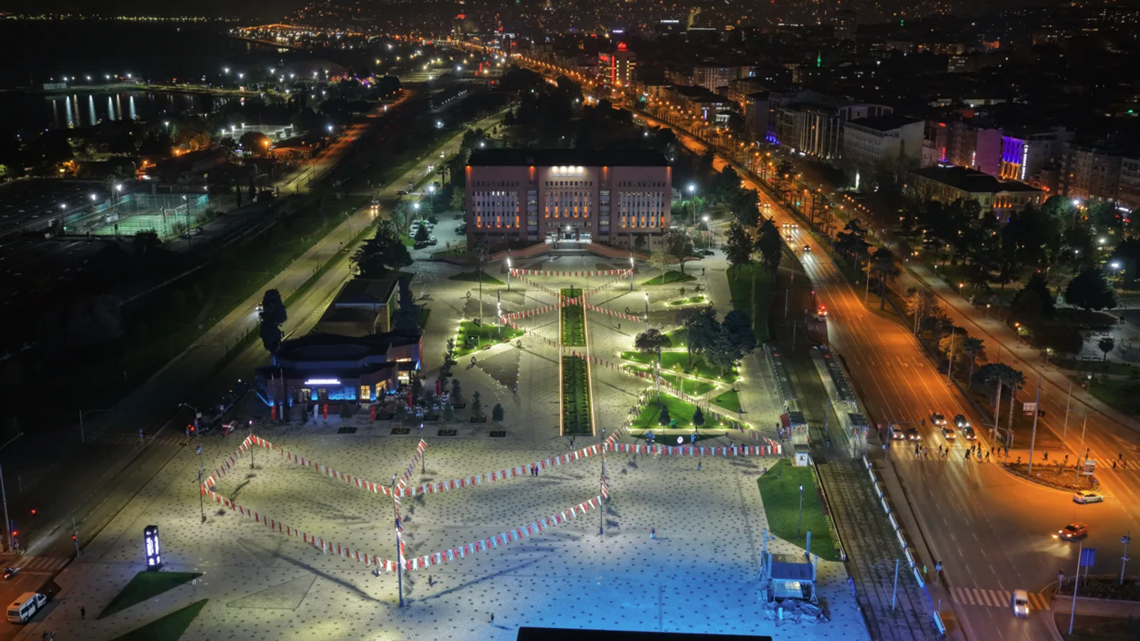 İstiklal Meydanı