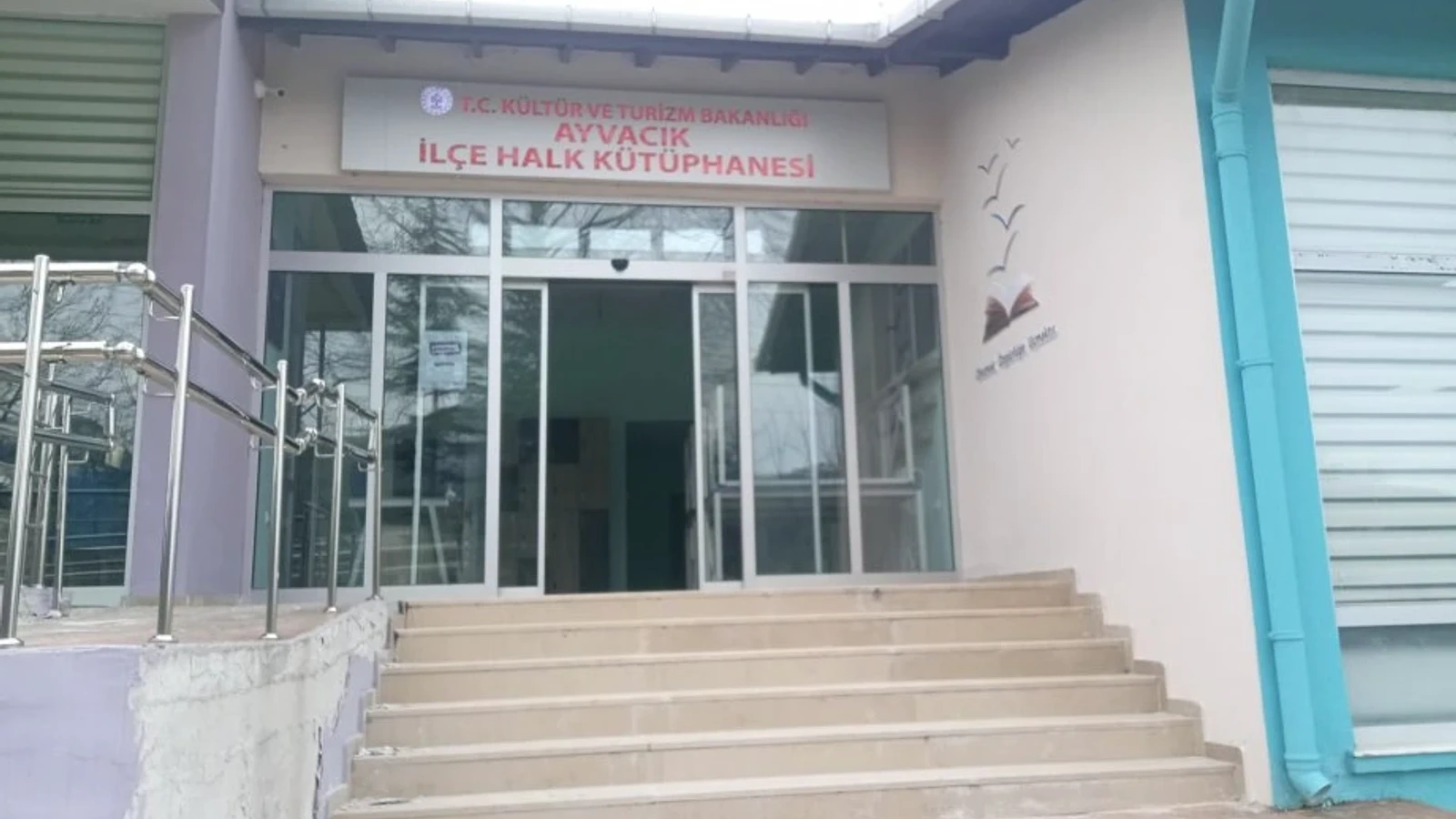 Ayvacık İlçe Halk Kütüphanesi