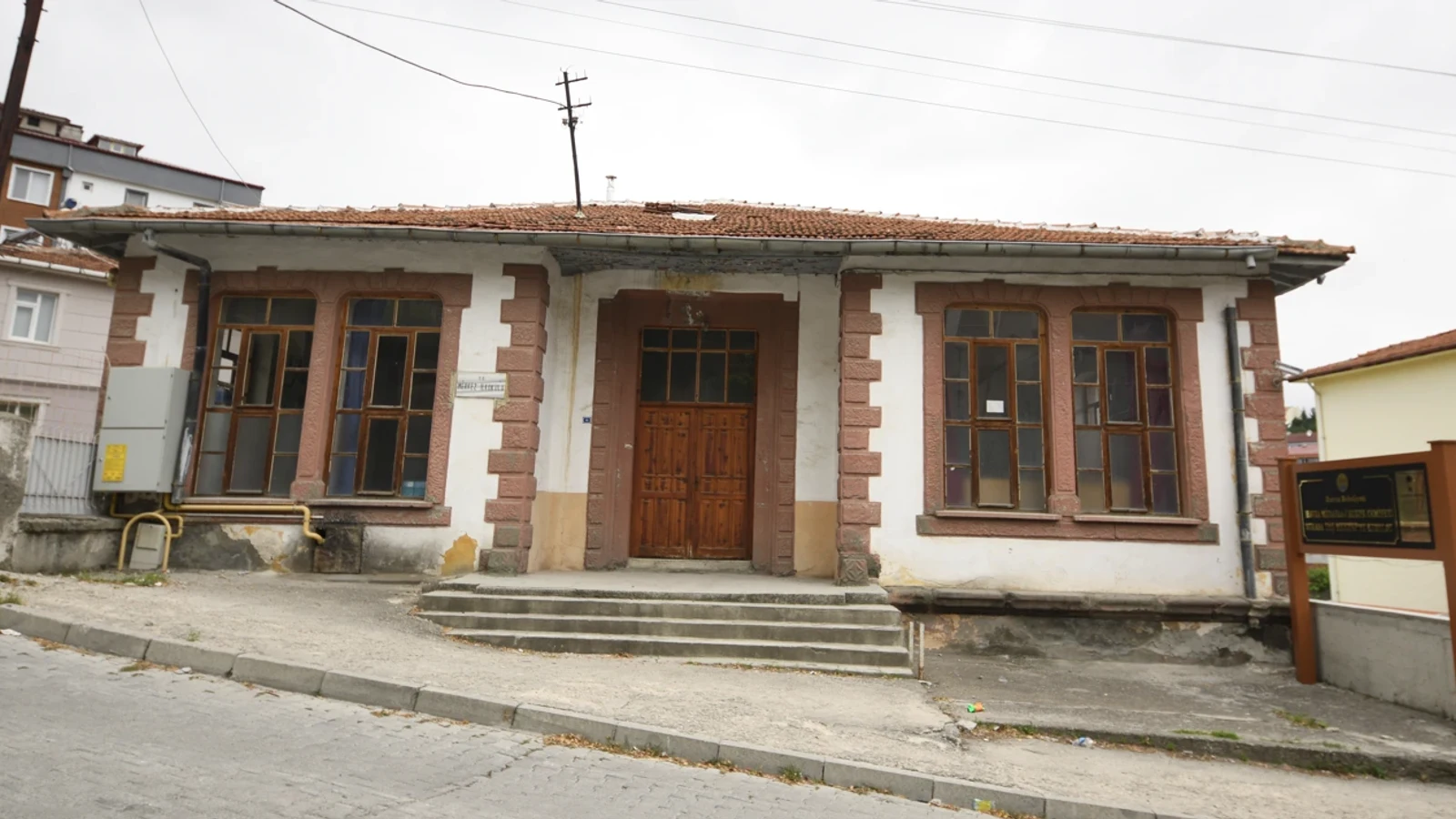 Taş Mektep/Merkez İlkokulu