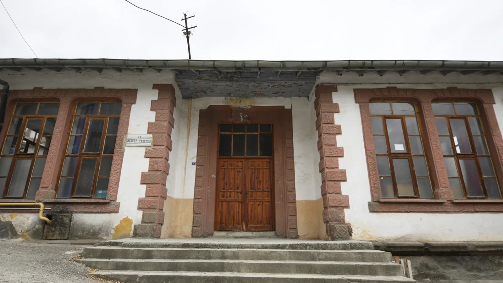 Taş Mektep/Merkez İlkokulu