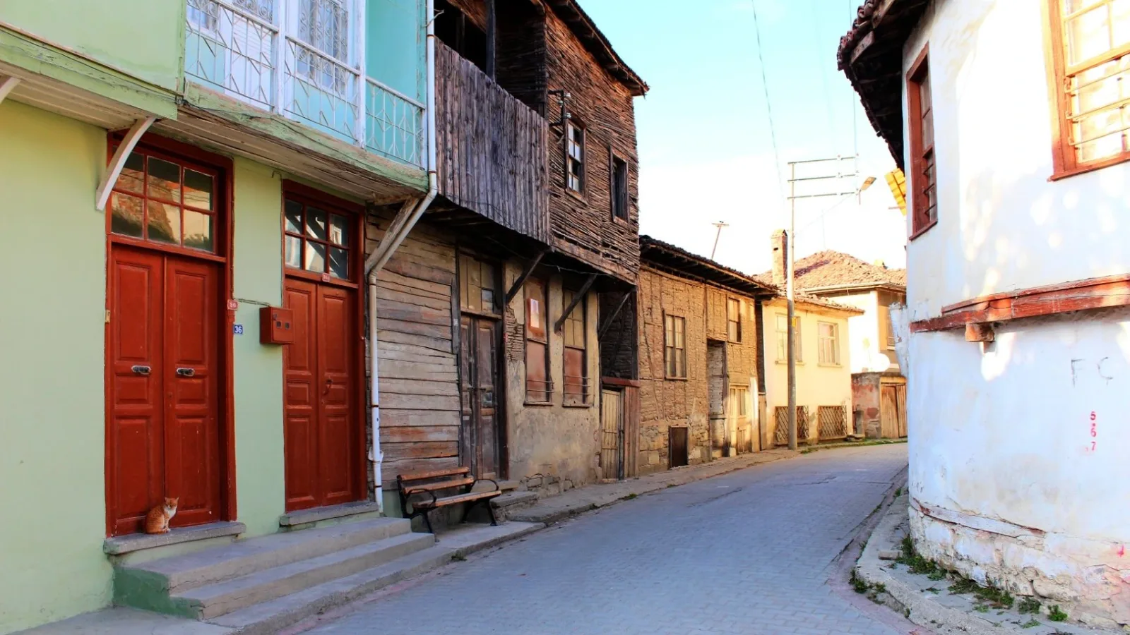 Tarihi Alaçam Evleri