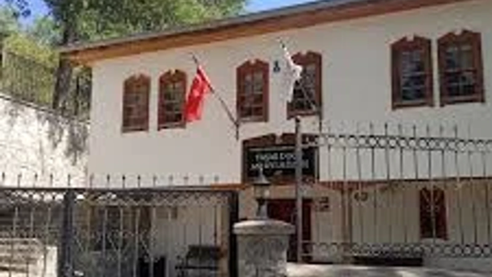 Yaşar Doğu Anı Evi