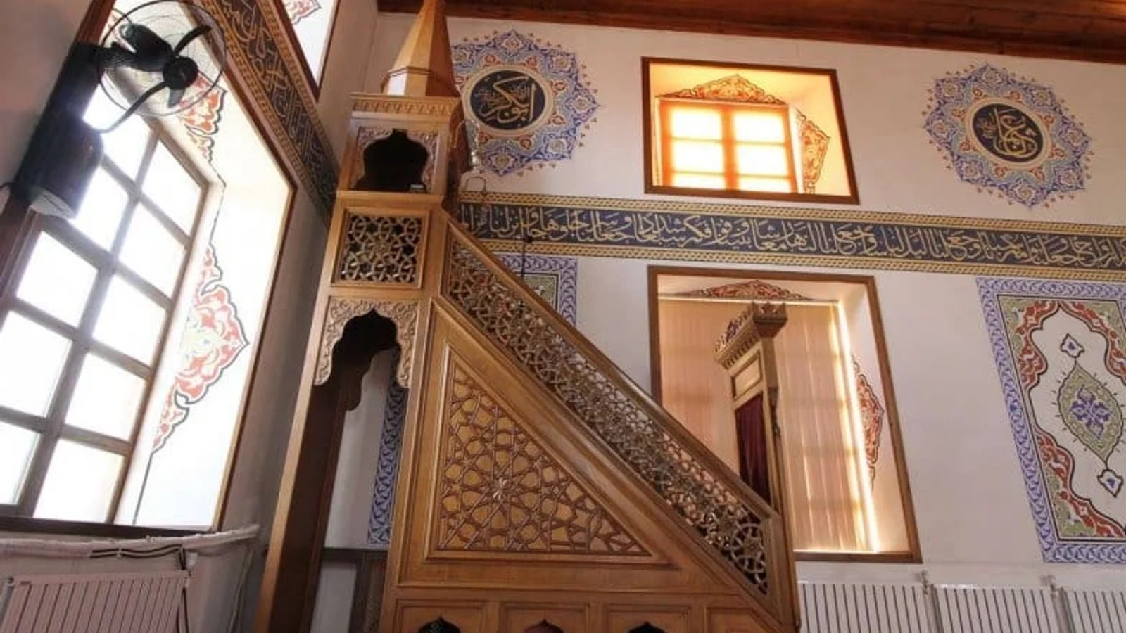 Orta Cami (Yörgüç Paşa Cami)