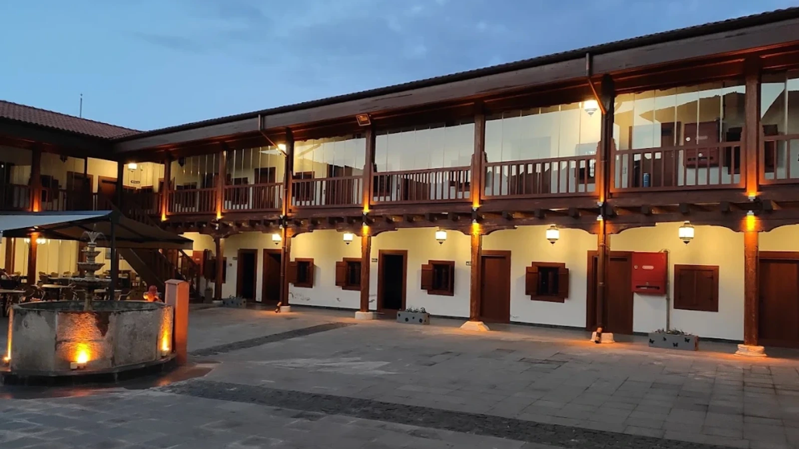 Tarihi Taşhan Otel & Restoran