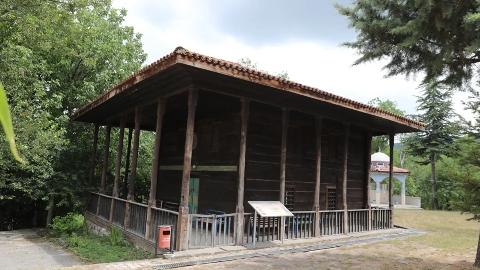 Bekdemir Ahşap Camii