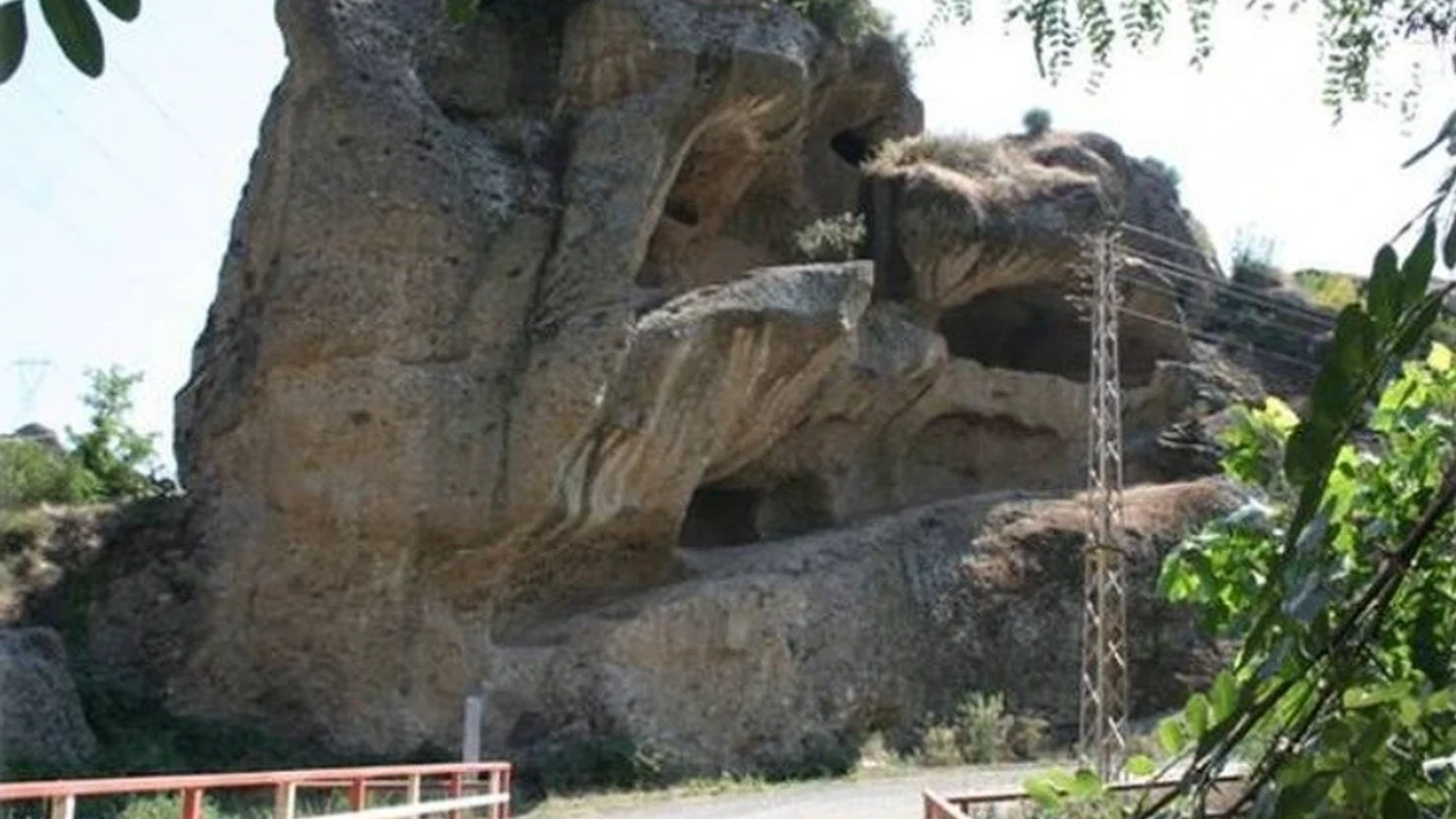 Tekkeköy Mağaraları