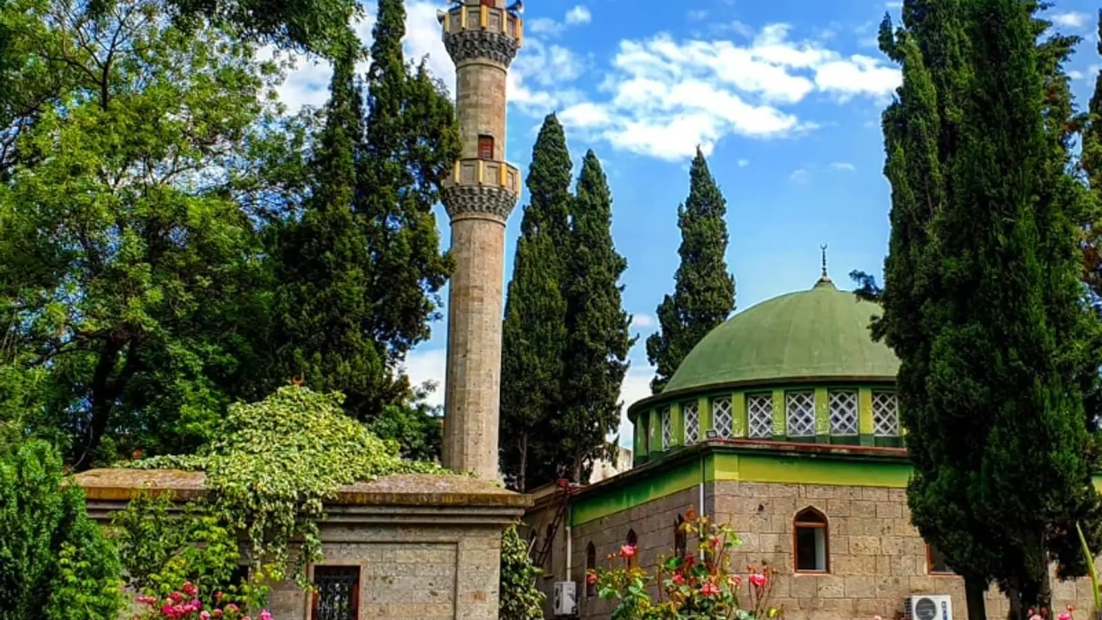 Şeyh Yusuf Zeynüddin Türbesi