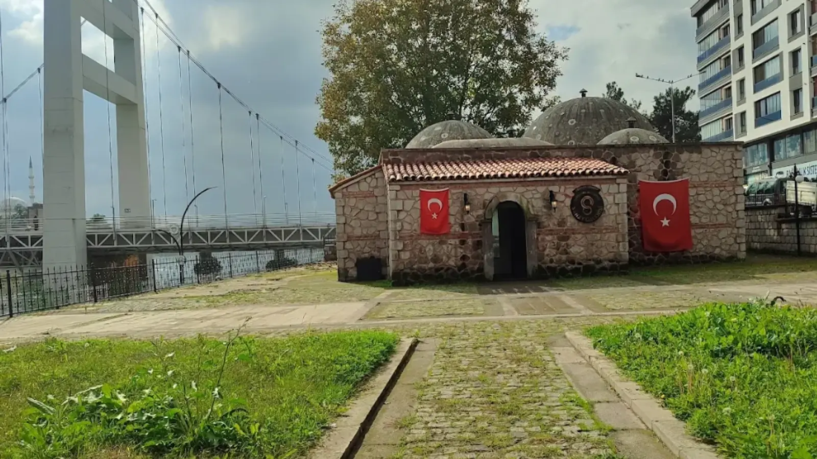 Tarihi Gelin Hamamı (Ferhan Şensoy Sanat Galerisi)