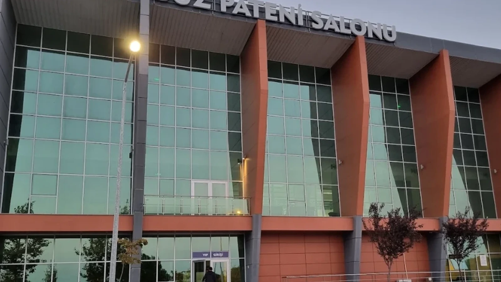 Buz Pateni Salonu