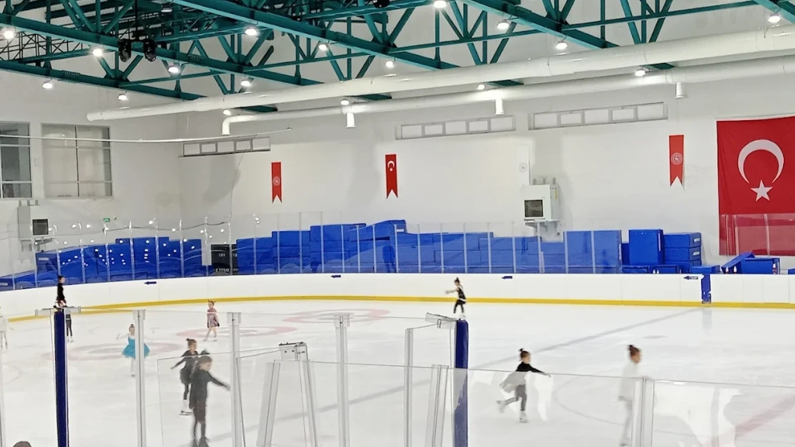 Buz Pateni Salonu