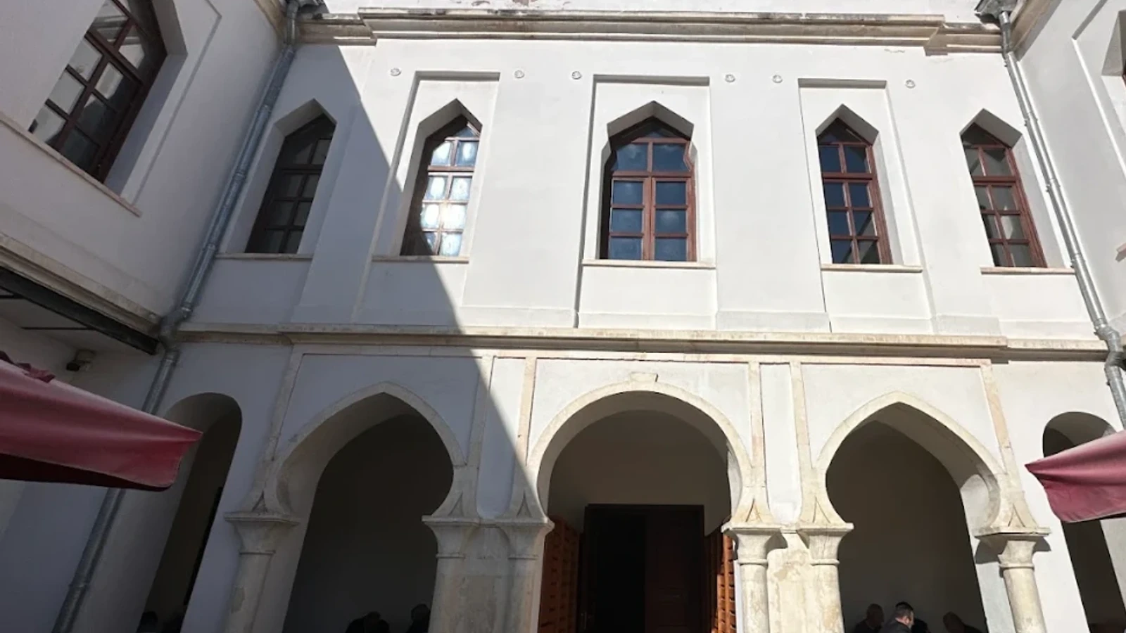 Hazinedarzade Süleyman Paşa Medresesi