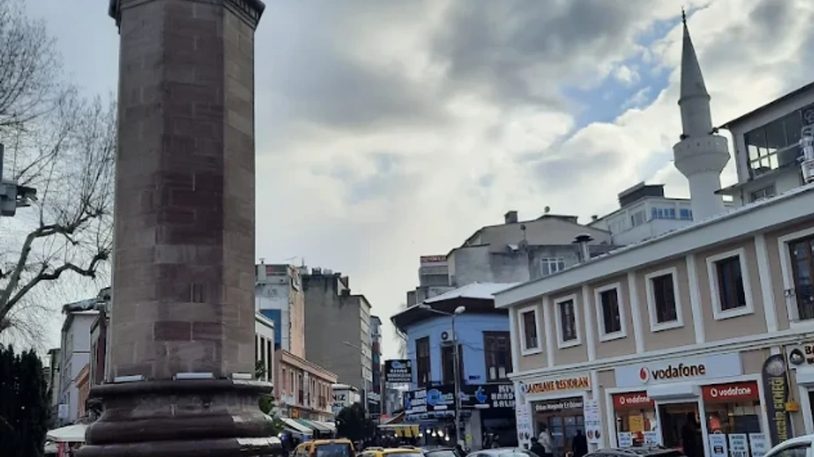 Saathane Meydanı (Saat Kulesi)