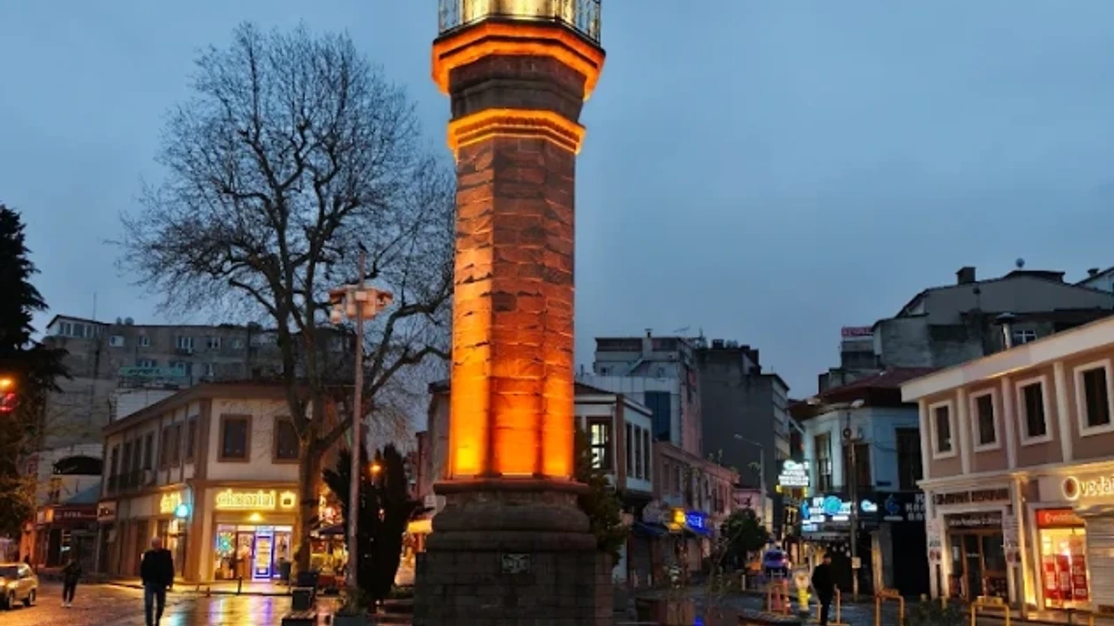 Saathane Meydanı (Saat Kulesi)