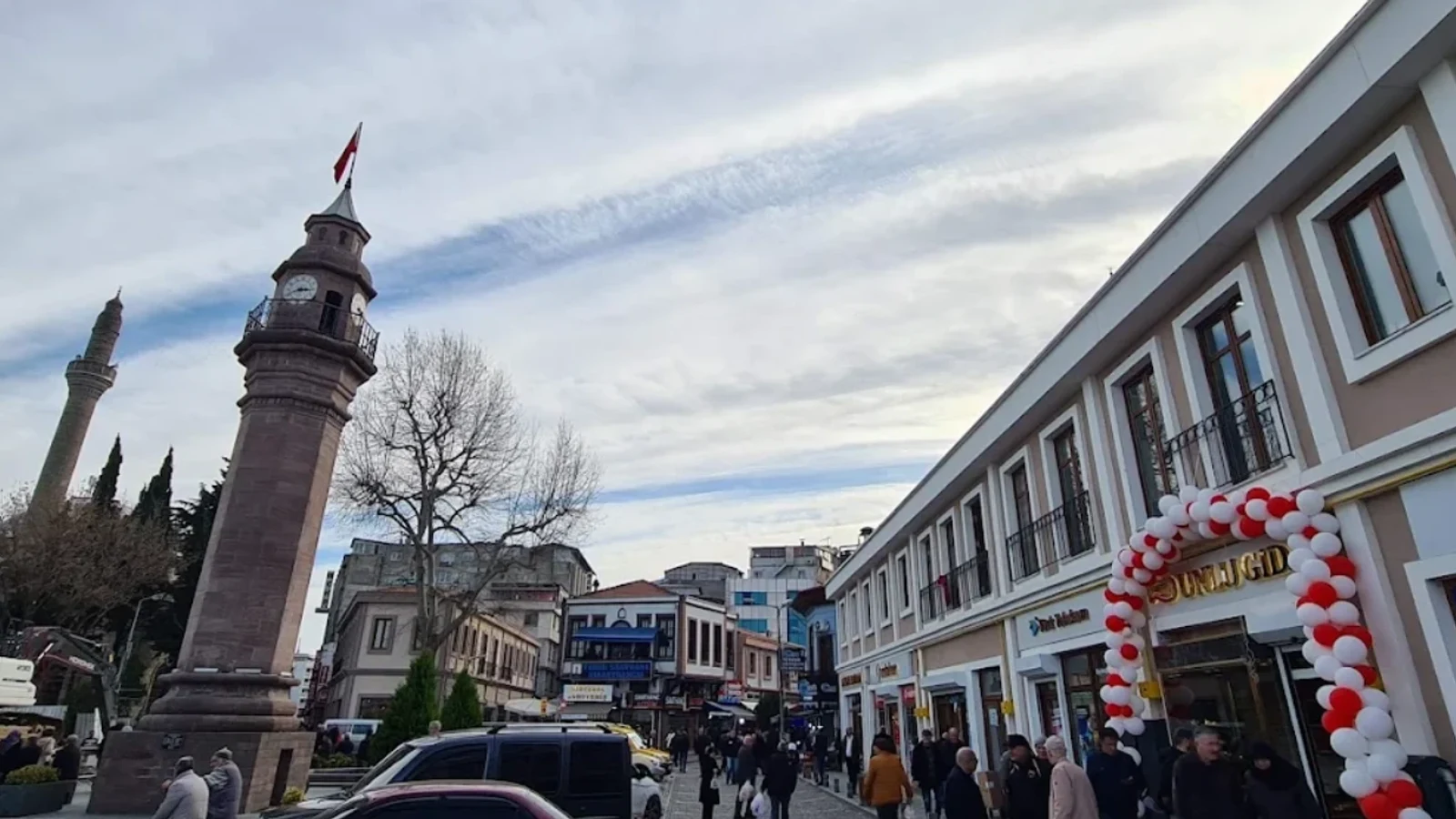 Saathane Meydanı (Saat Kulesi)
